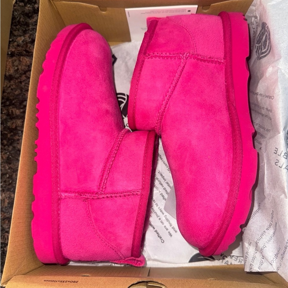 UGG Kids Classic Ulta Mini Berry size 5